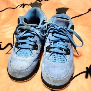Jordan Retro 4s boys size 1Y